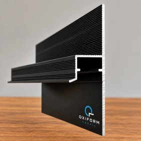 Плинтус с теневым зазором под подсветку OXIFORM Shadow OX.SH55, черный анод, рассеиватель в комплекте - 1